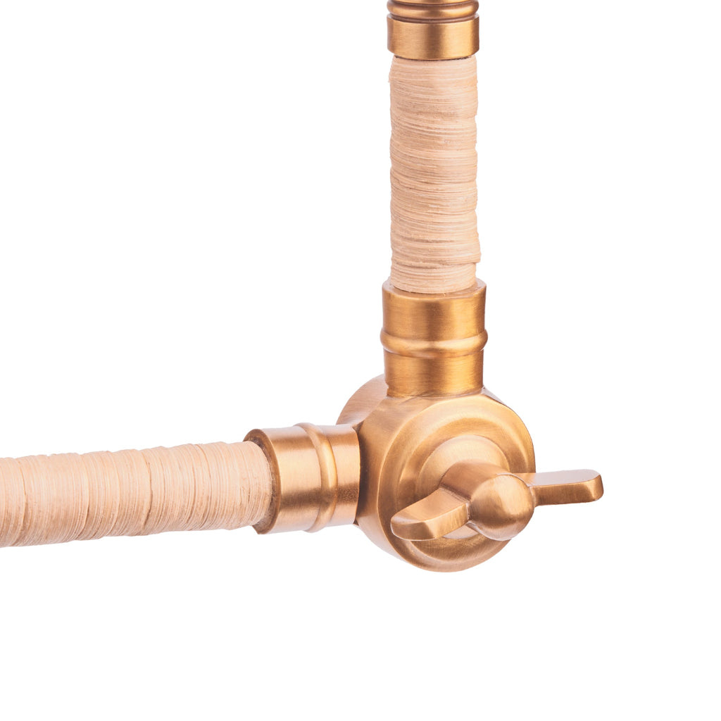 Abel table lamp in brass and natural rattan