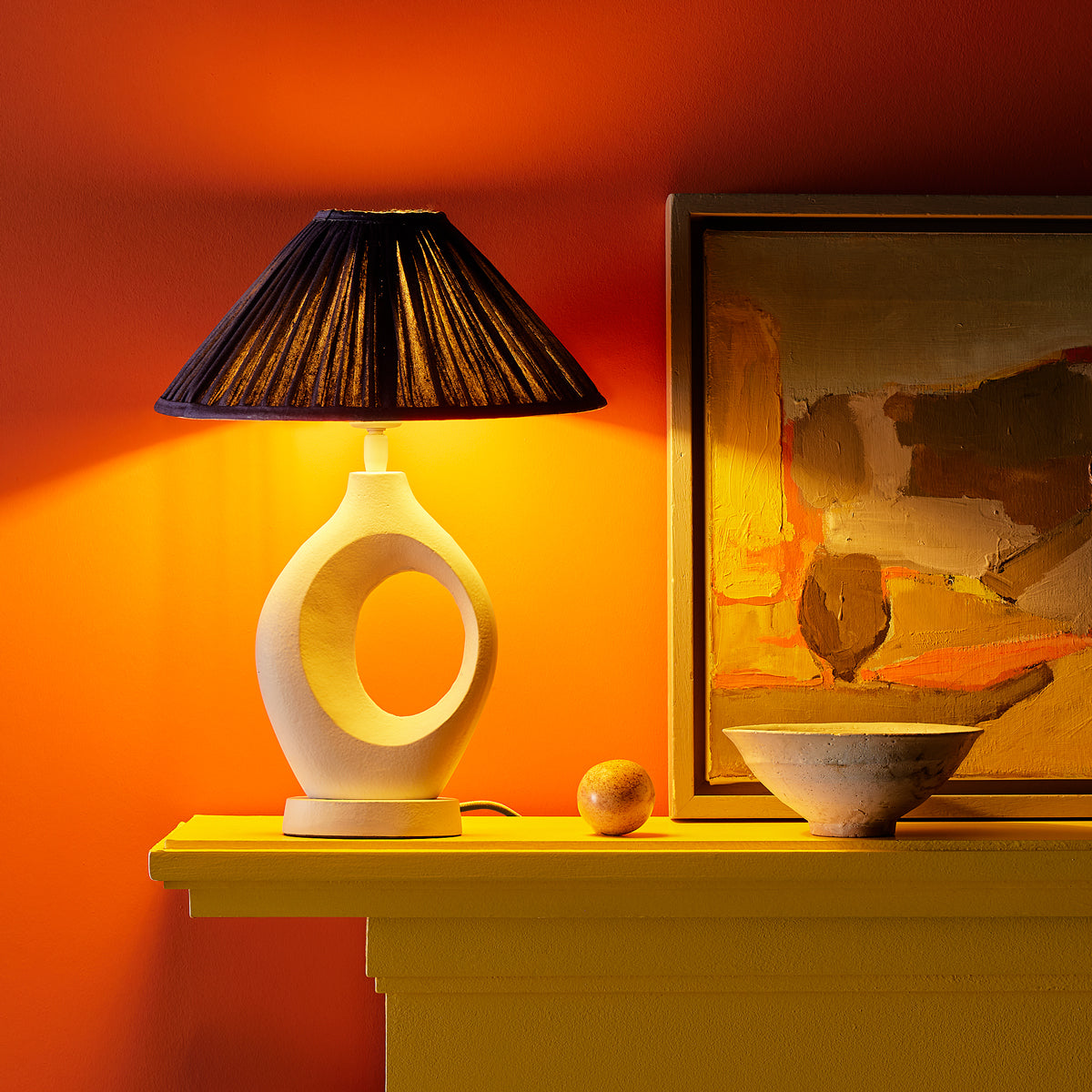 Aspro table lamp in Gesso white