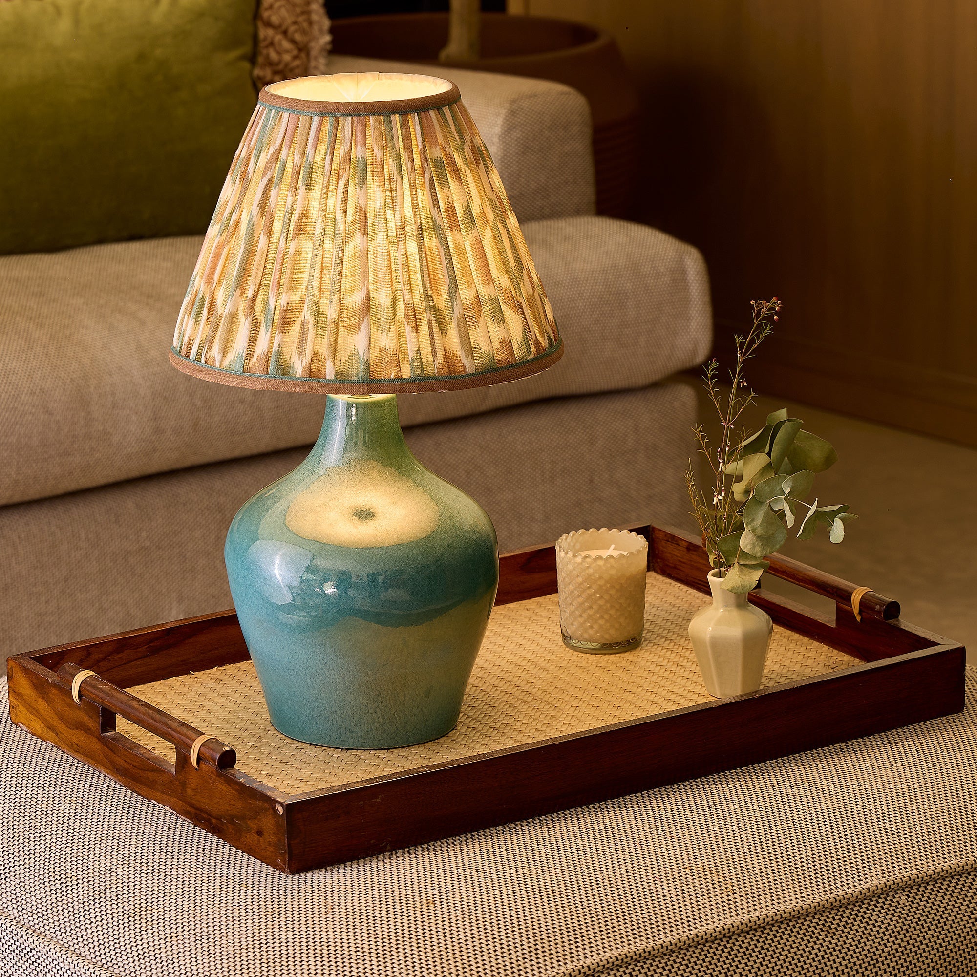 Amble rechargeable table lamp in green ceramic