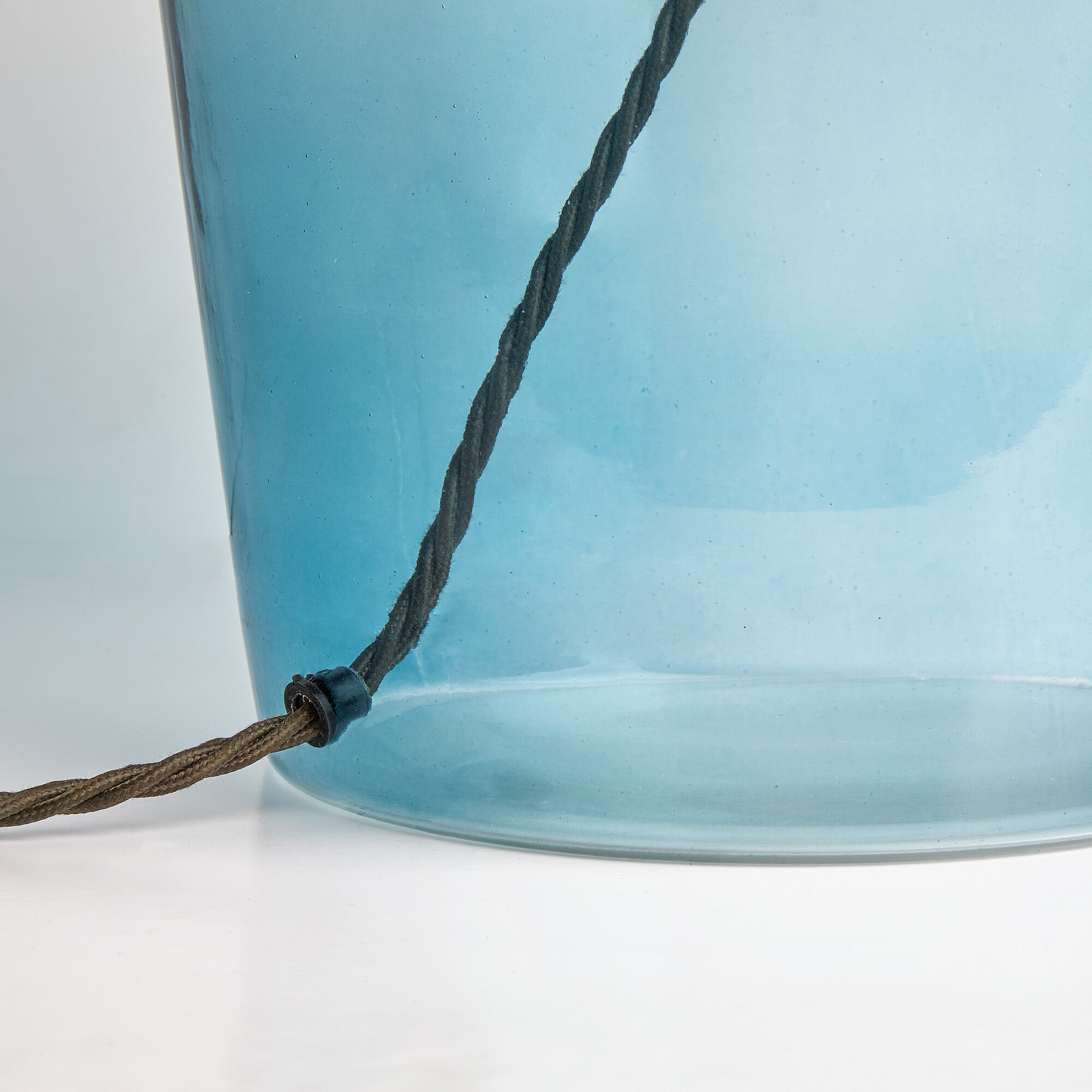 Arnie table lamp in blue glass