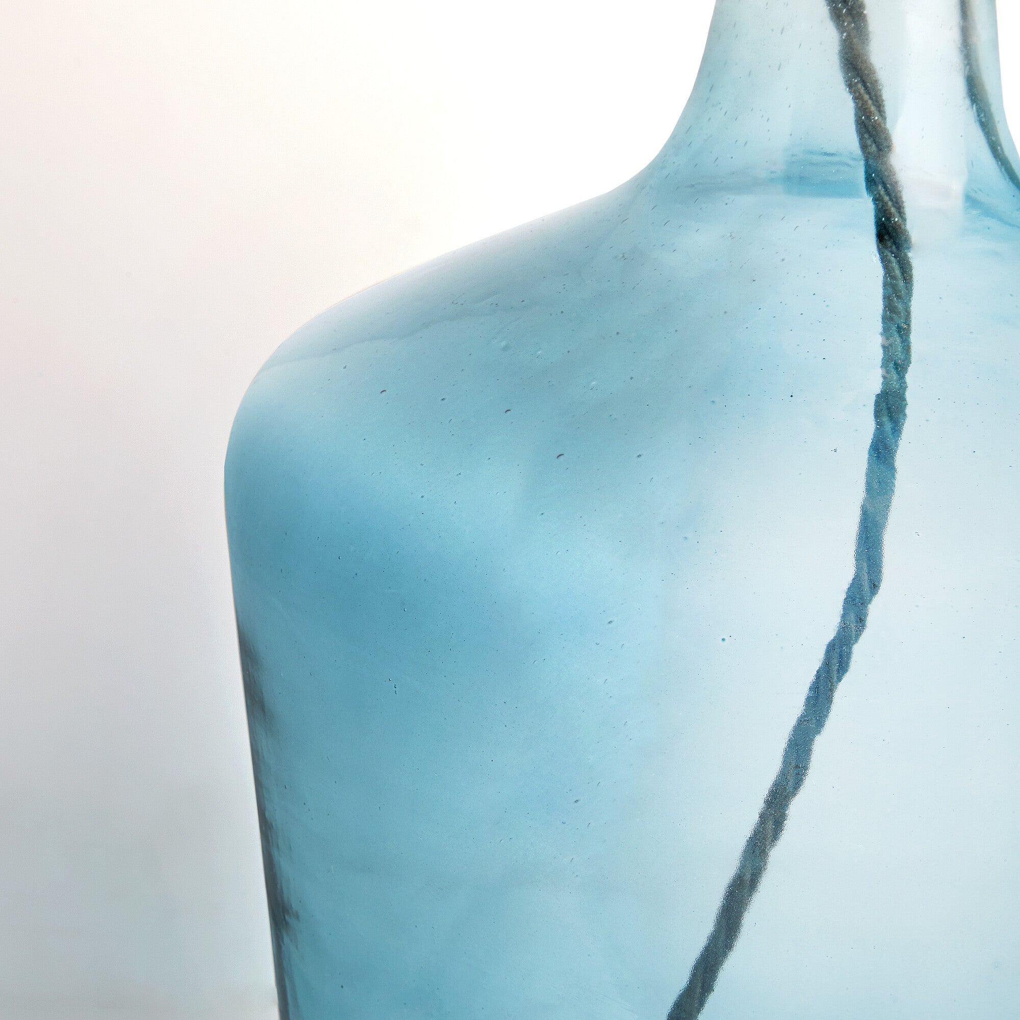 Arnie table lamp in blue glass