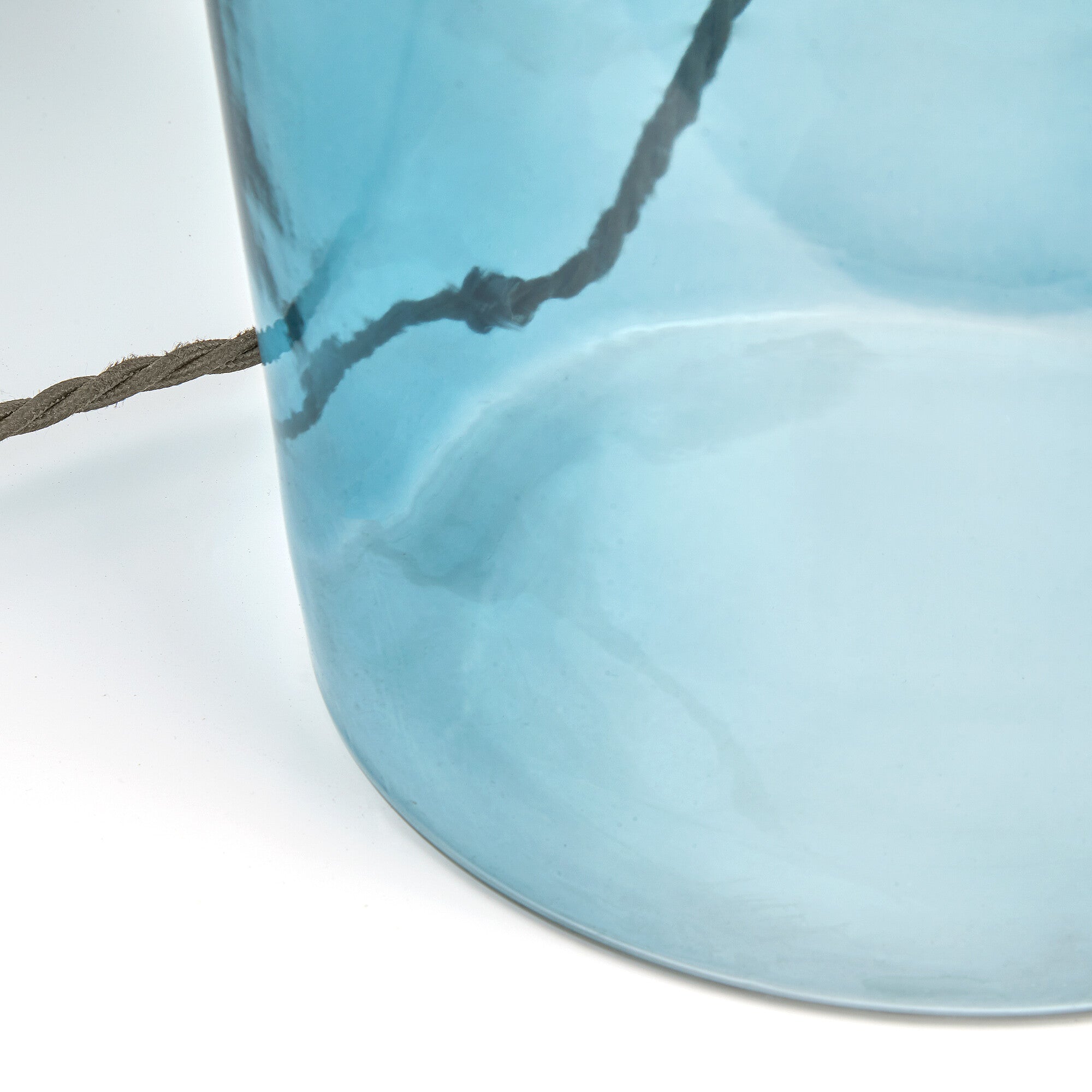 Arnie table lamp in blue glass